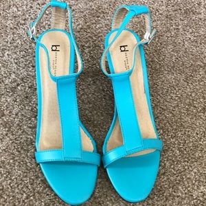 Ladies  Boston design studio shoes beautiful new